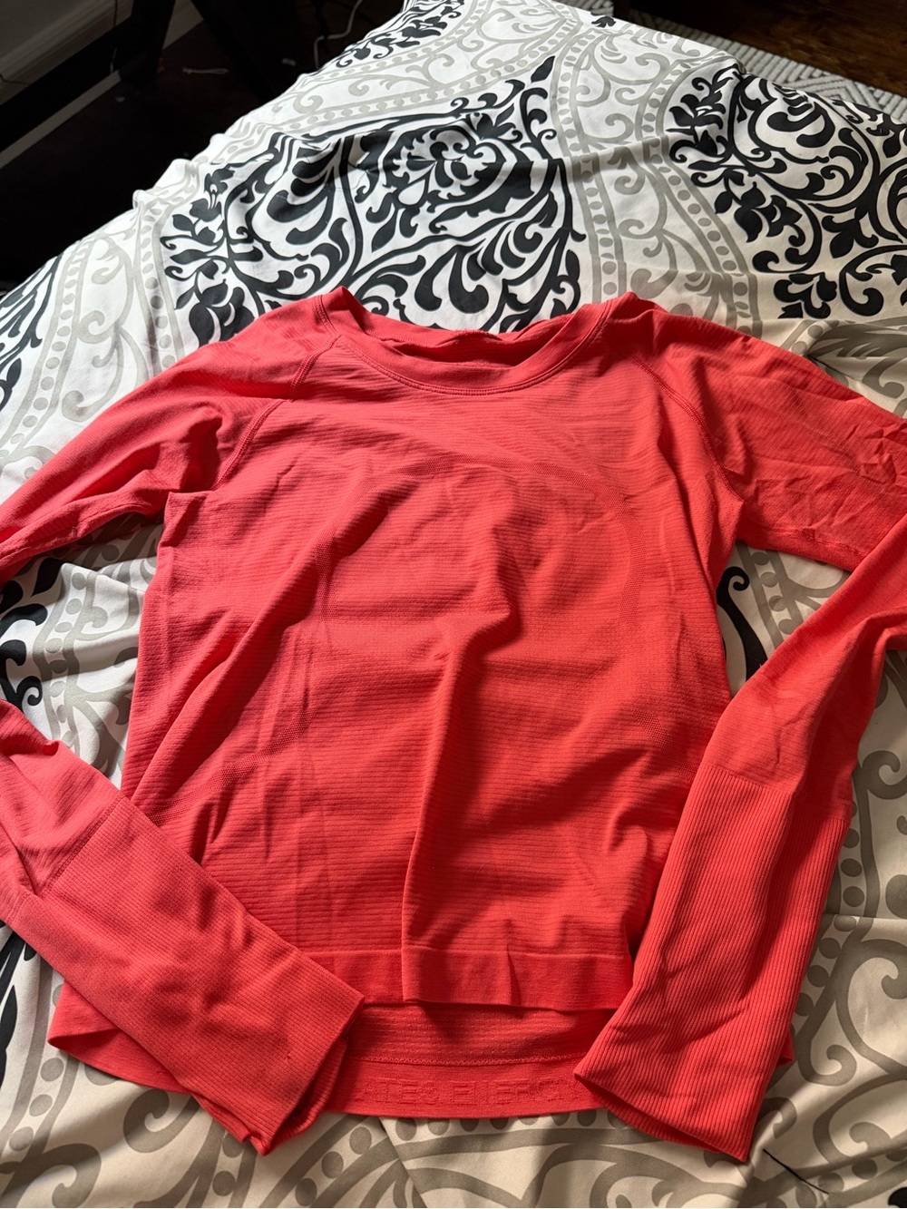 lululemon athletica Coral Long-Sleeve Lightweight Top